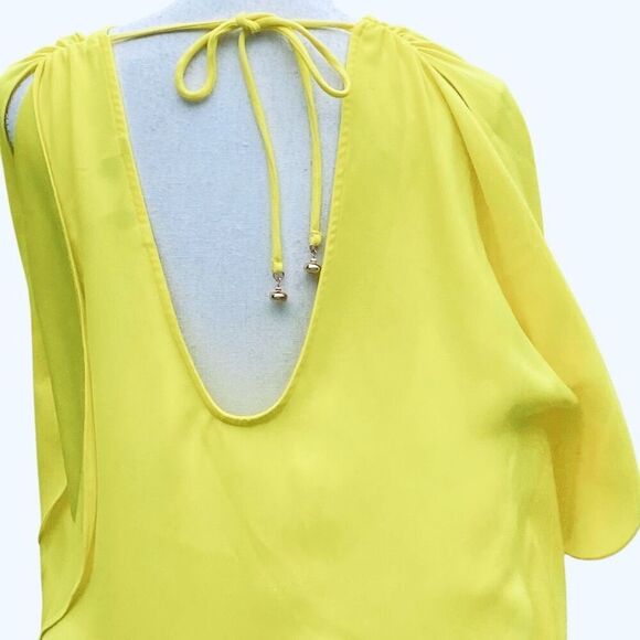 Trina Turk Bright Yellow Cape Poncho Dress L V-Neck Batwing Sleeve Recycled Poly - Picture 4 of 5